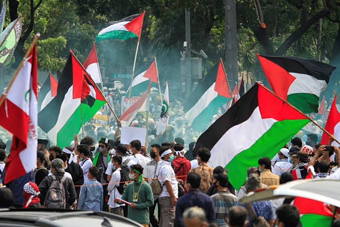 Ratusan Demonstran Turun ke Jalan Dukung Palestina  di Kedubes AS hingga Kantor PBB Jakarta